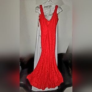 Betsy & Adam Red V-Neckline Mermaid Lace Dress